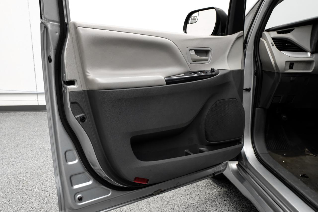 Toyota Sienna L FWD 7-Passenger (Natl) 2020