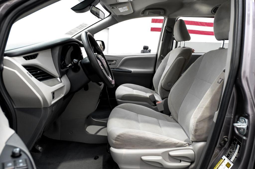 Toyota Sienna L FWD 7-Passenger (Natl) 2020