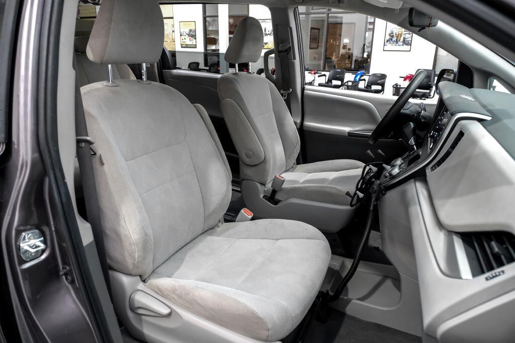 Toyota Sienna L FWD 7-Passenger (Natl) 2020
