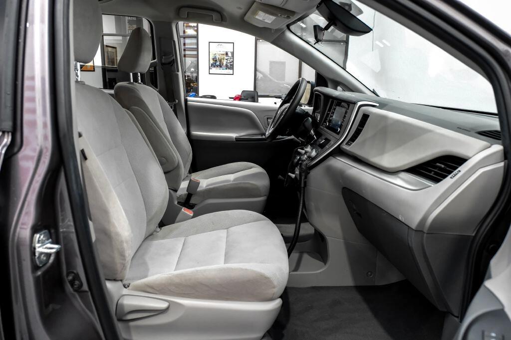 Toyota Sienna L FWD 7-Passenger (Natl) 2020