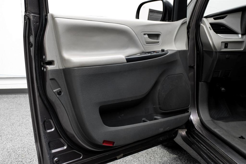 Toyota Sienna L FWD 7-Passenger (Natl) 2020