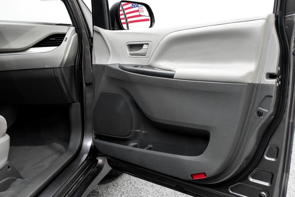 Toyota Sienna L FWD 7-Passenger (Natl) 2020