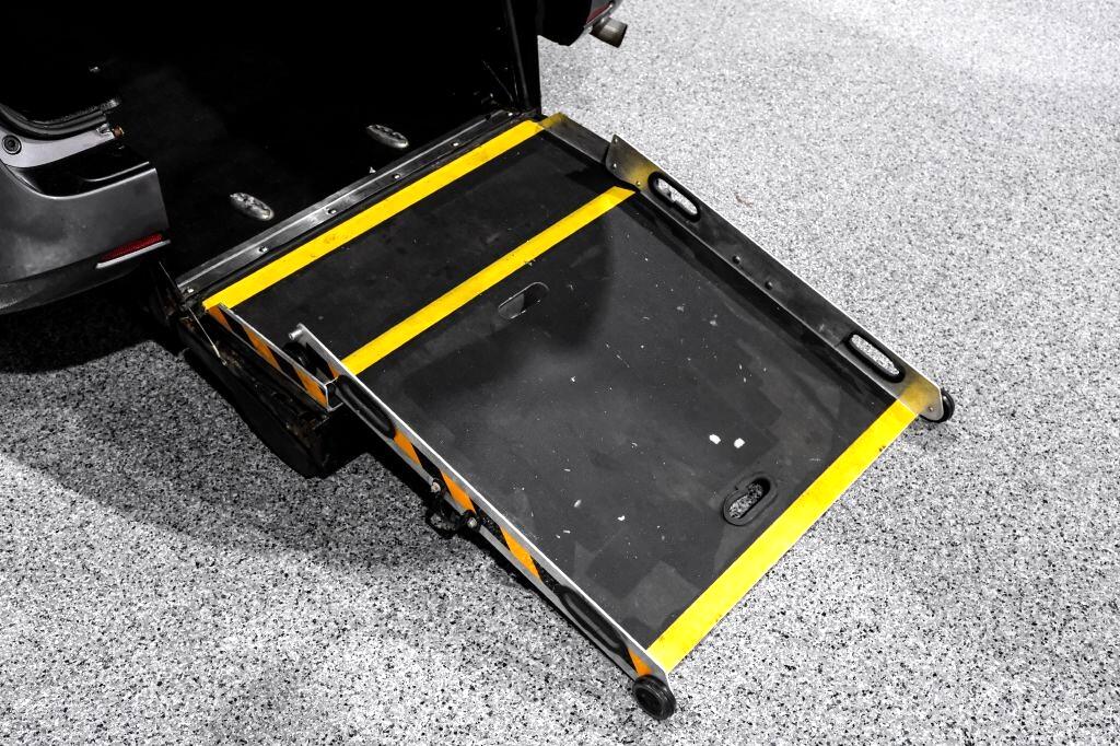 Toyota Sienna L FWD 7-Passenger (Natl) 2020