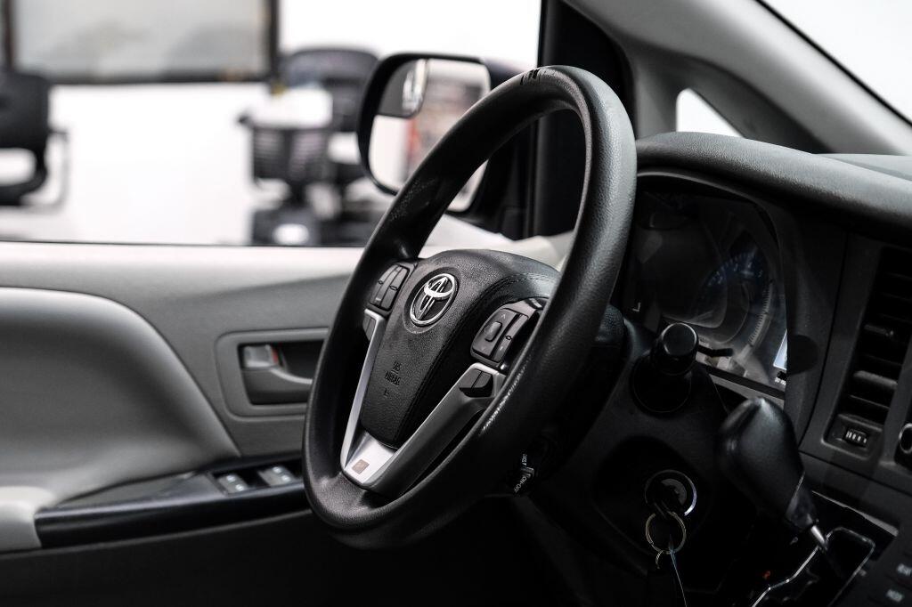 Toyota Sienna L FWD 7-Passenger (Natl) 2020