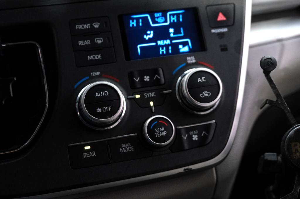 Toyota Sienna L FWD 7-Passenger (Natl) 2020