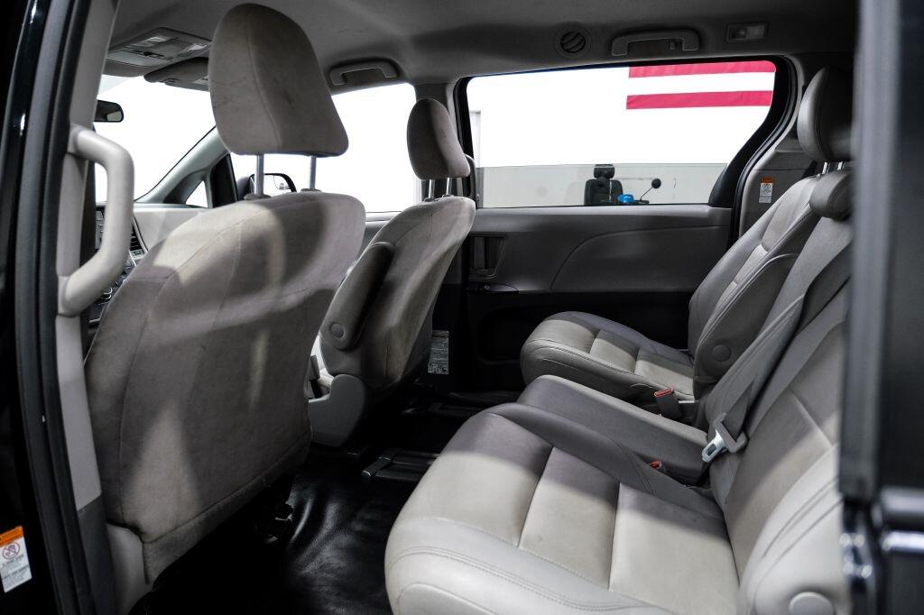 Toyota Sienna L FWD 7-Passenger (Natl) 2020