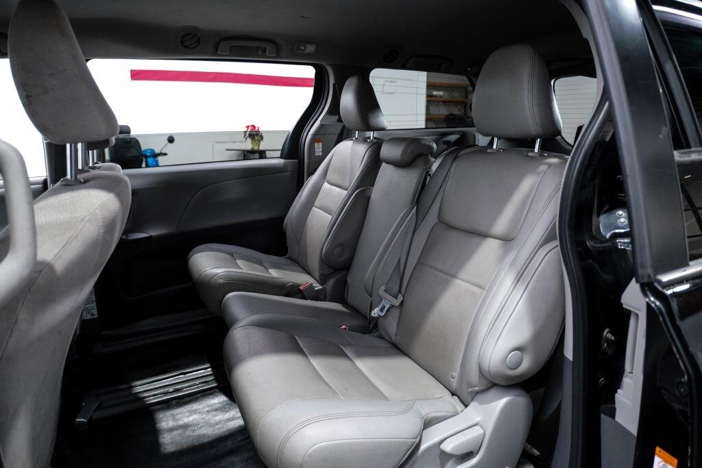 Toyota Sienna L FWD 7-Passenger (Natl) 2020