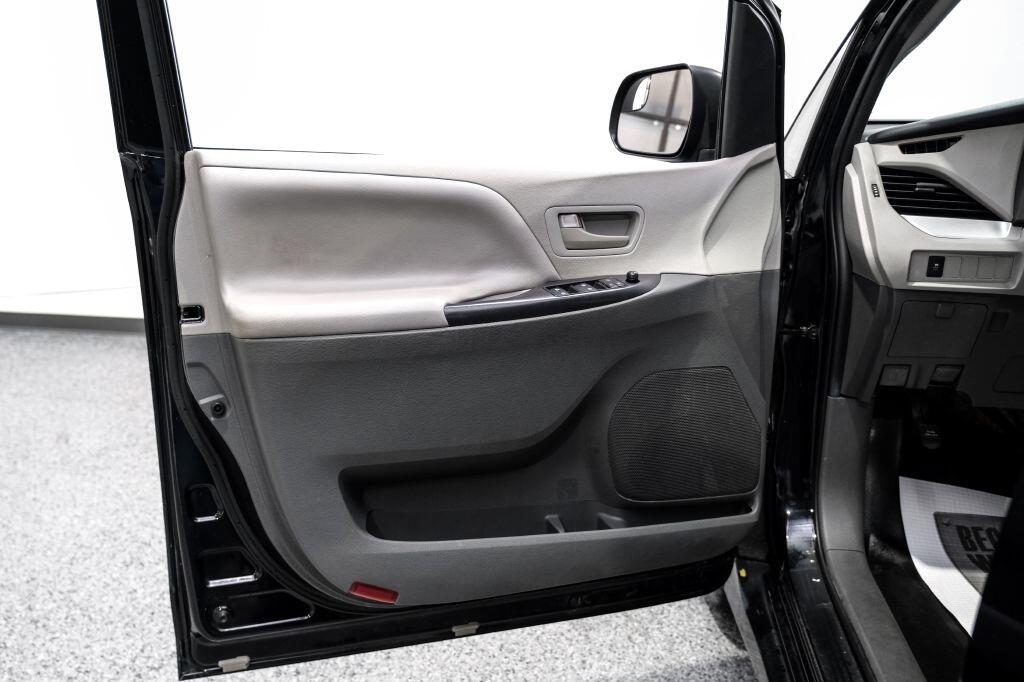 Toyota Sienna L FWD 7-Passenger (Natl) 2020