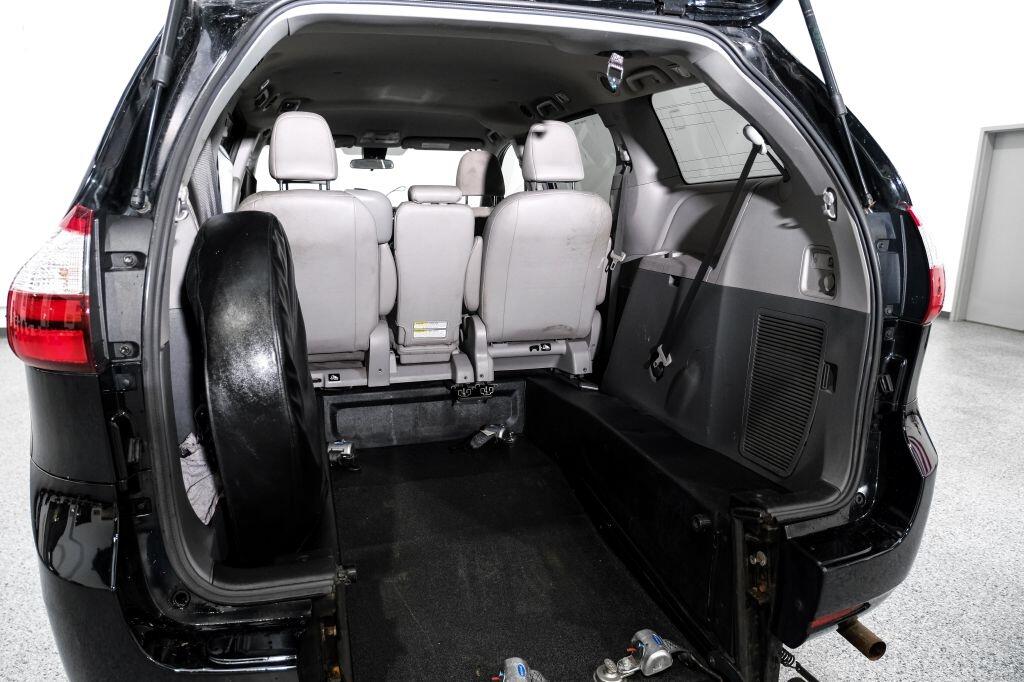 Toyota Sienna L FWD 7-Passenger (Natl) 2020