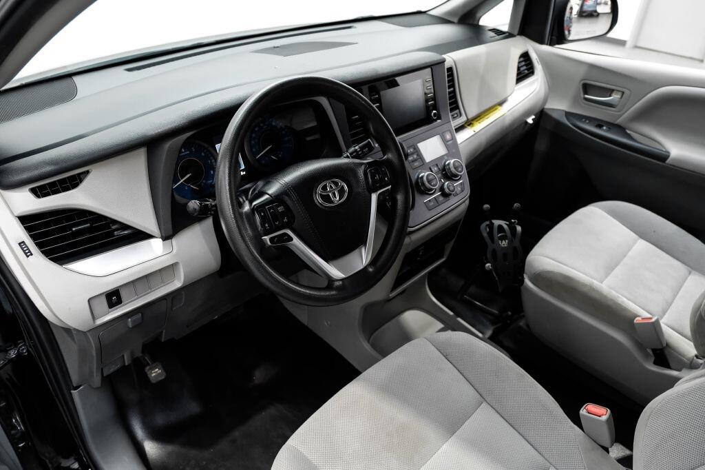 Toyota Sienna L FWD 7-Passenger (Natl) 2020