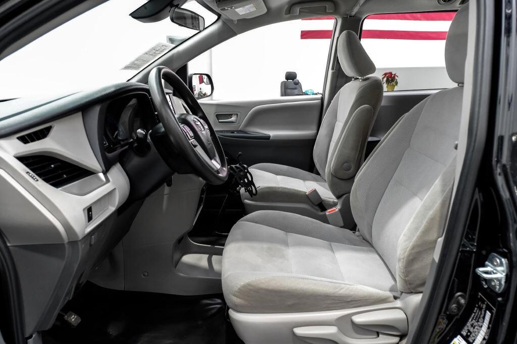 Toyota Sienna L FWD 7-Passenger (Natl) 2020