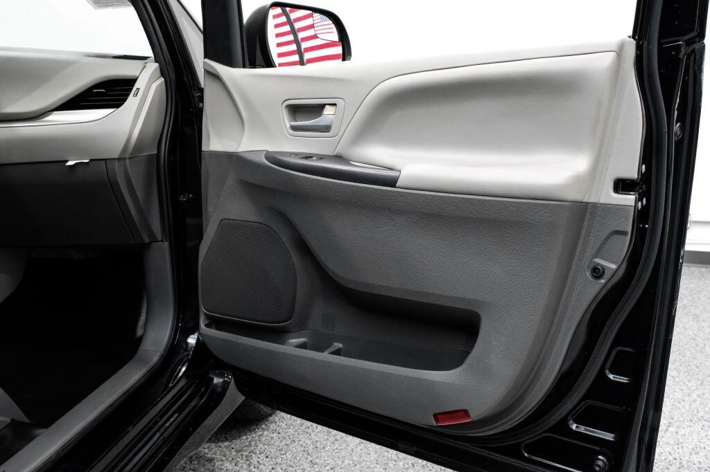 Toyota Sienna L FWD 7-Passenger (Natl) 2020