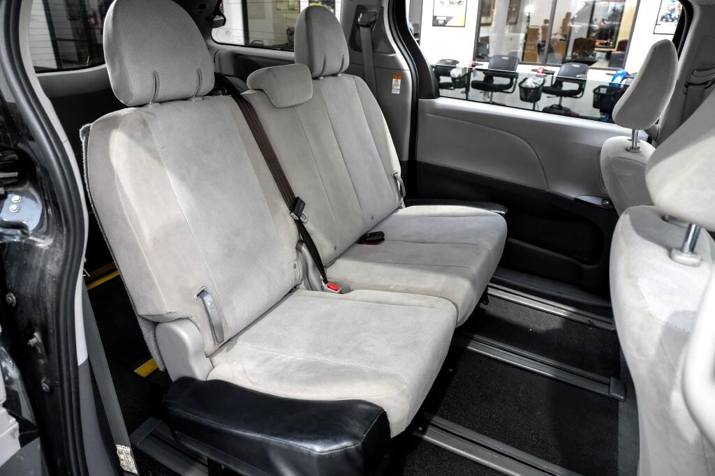 Toyota Sienna L FWD 7-Passenger (Natl) 2020