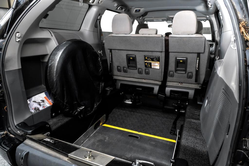 Toyota Sienna L FWD 7-Passenger (Natl) 2020