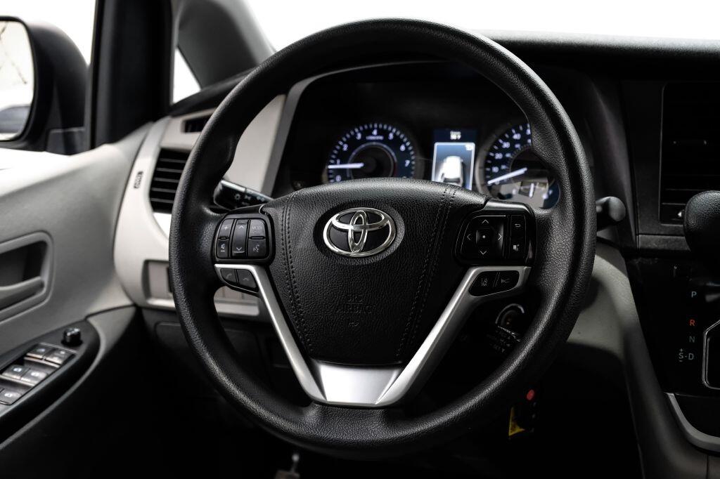 Toyota Sienna L FWD 7-Passenger (Natl) 2020