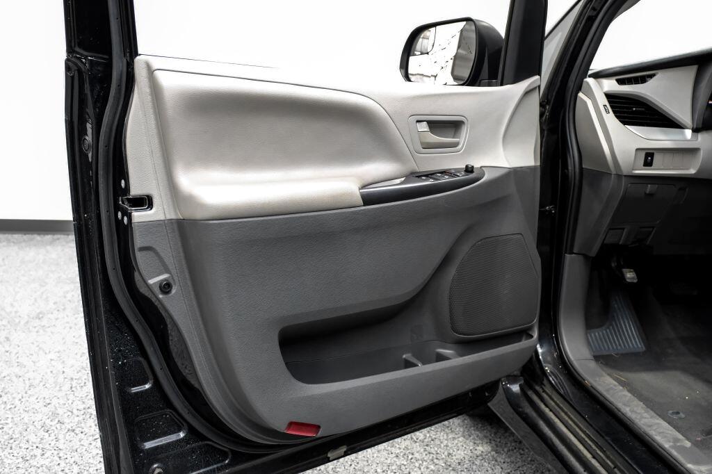 Toyota Sienna L FWD 7-Passenger (Natl) 2020