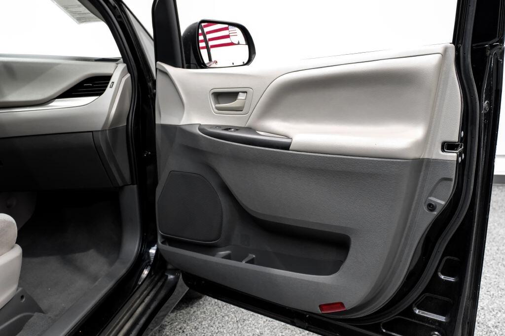 Toyota Sienna L FWD 7-Passenger (Natl) 2020