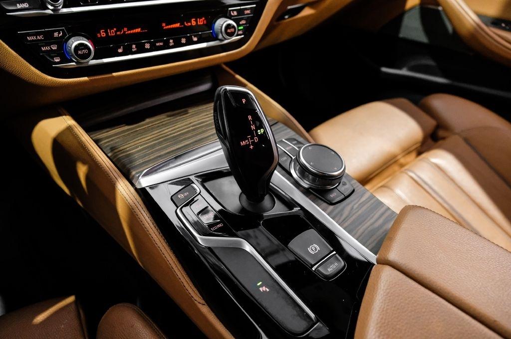 BMW 5 Series 540i Sedan 2017