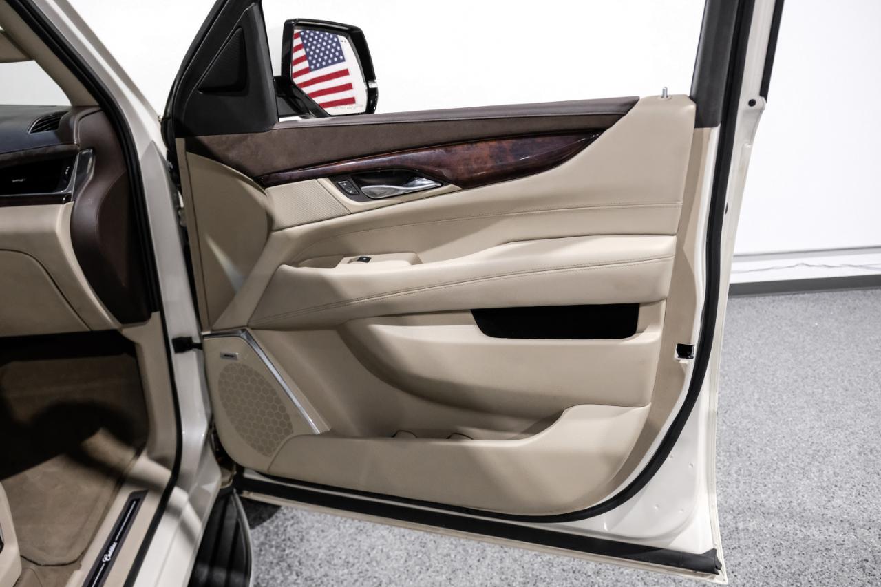 Cadillac Escalade 4WD 4dr Luxury 2015