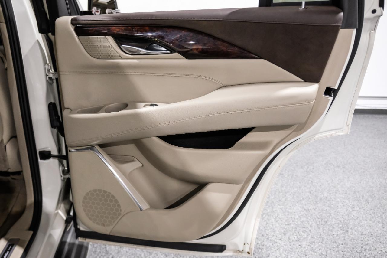 Cadillac Escalade 4WD 4dr Luxury 2015