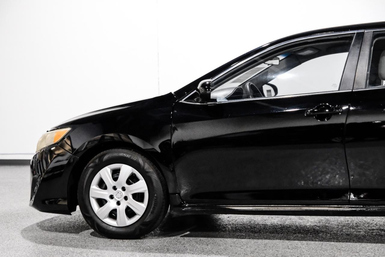 Toyota Camry Hybrid 2014.5 4dr Sdn SE Limited Edition (Natl) 2014