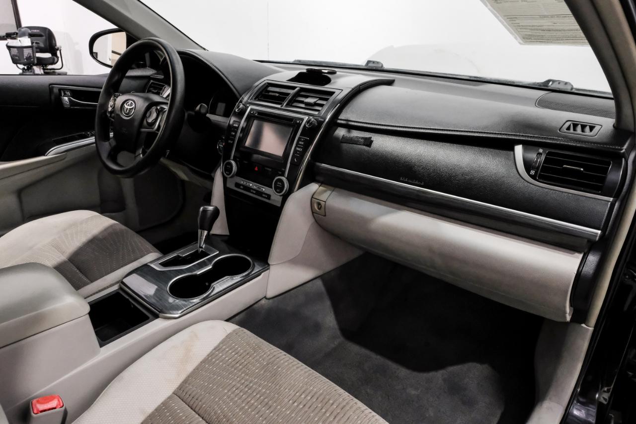 Toyota Camry Hybrid 2014.5 4dr Sdn SE Limited Edition (Natl) 2014