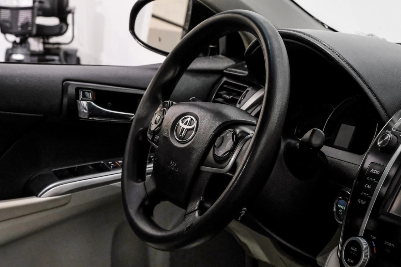 Toyota Camry Hybrid 2014.5 4dr Sdn SE Limited Edition (Natl) 2014