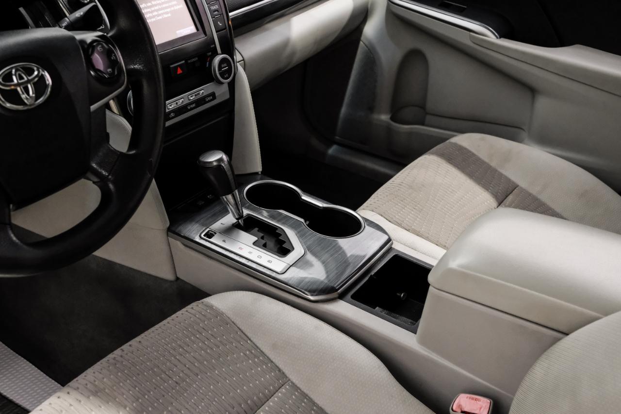 Toyota Camry Hybrid 2014.5 4dr Sdn SE Limited Edition (Natl) 2014