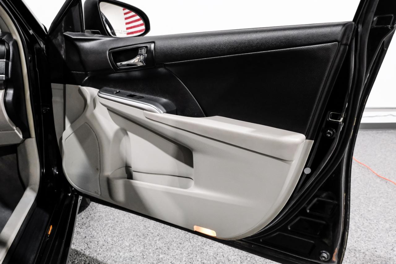 Toyota Camry Hybrid 2014.5 4dr Sdn SE Limited Edition (Natl) 2014