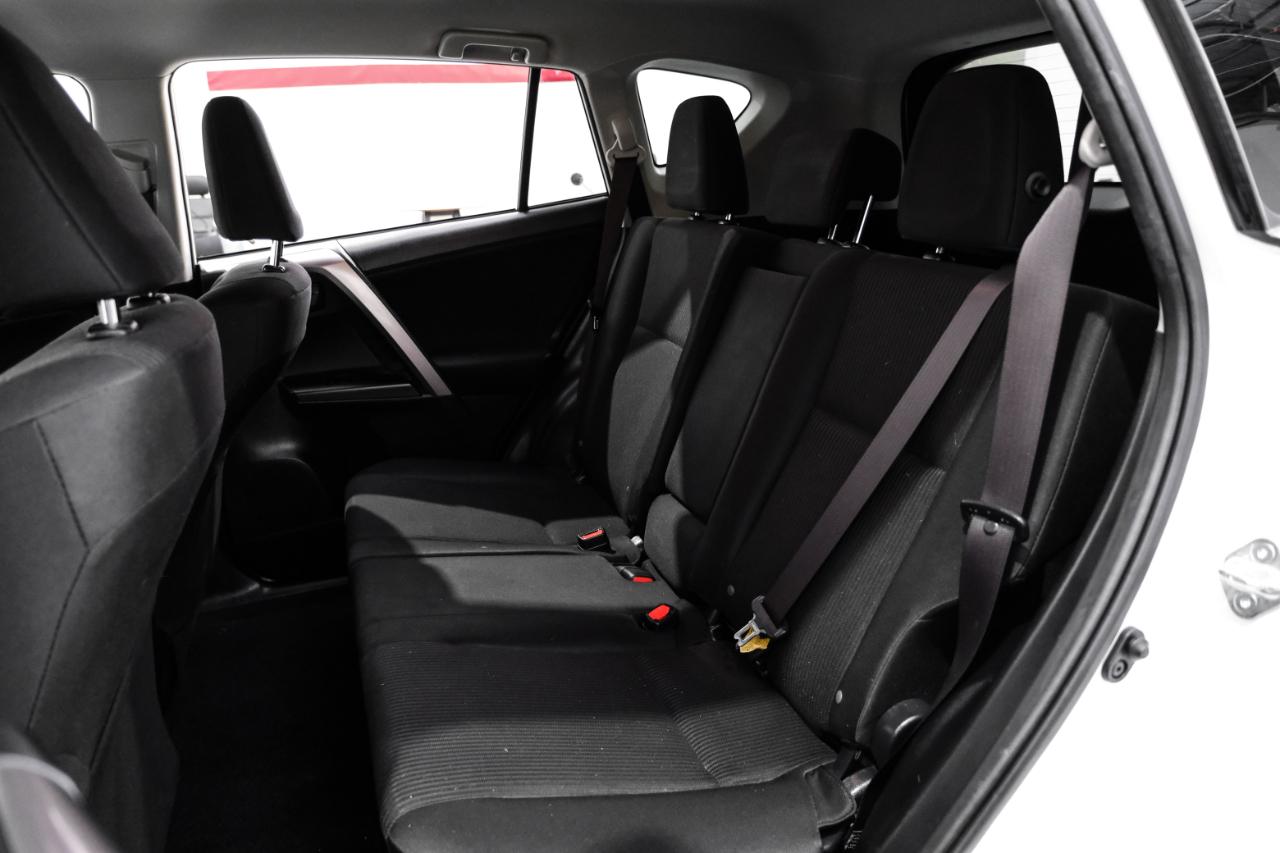 Toyota RAV4 LE FWD (Natl) 2018