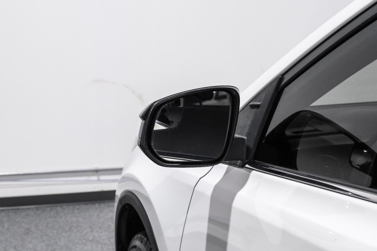 Toyota RAV4 LE FWD (Natl) 2018