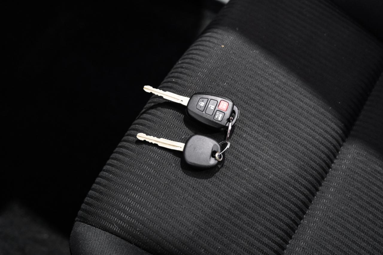 Toyota RAV4 LE FWD (Natl) 2018