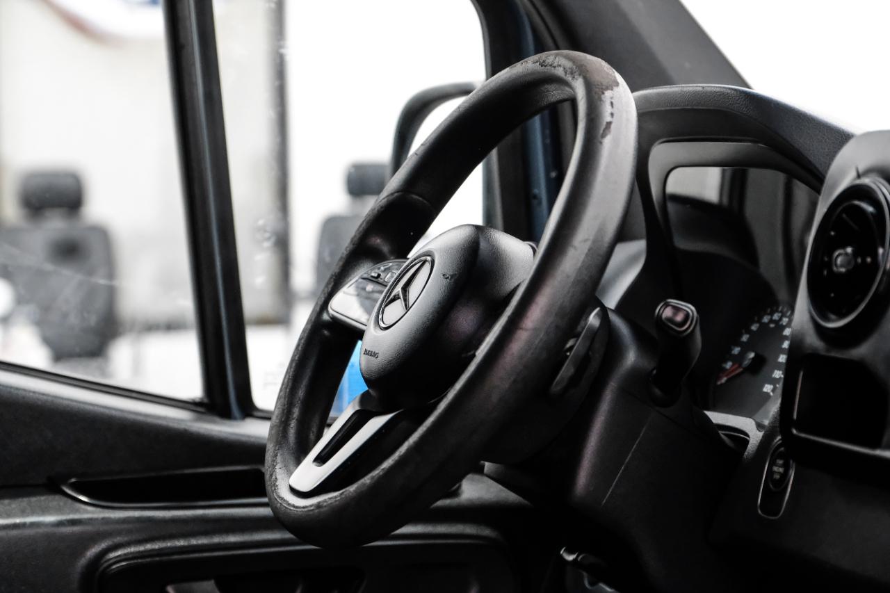 Mercedes-Benz Sprinter Van 2500 Standard Roof V6 144" RWD 2019