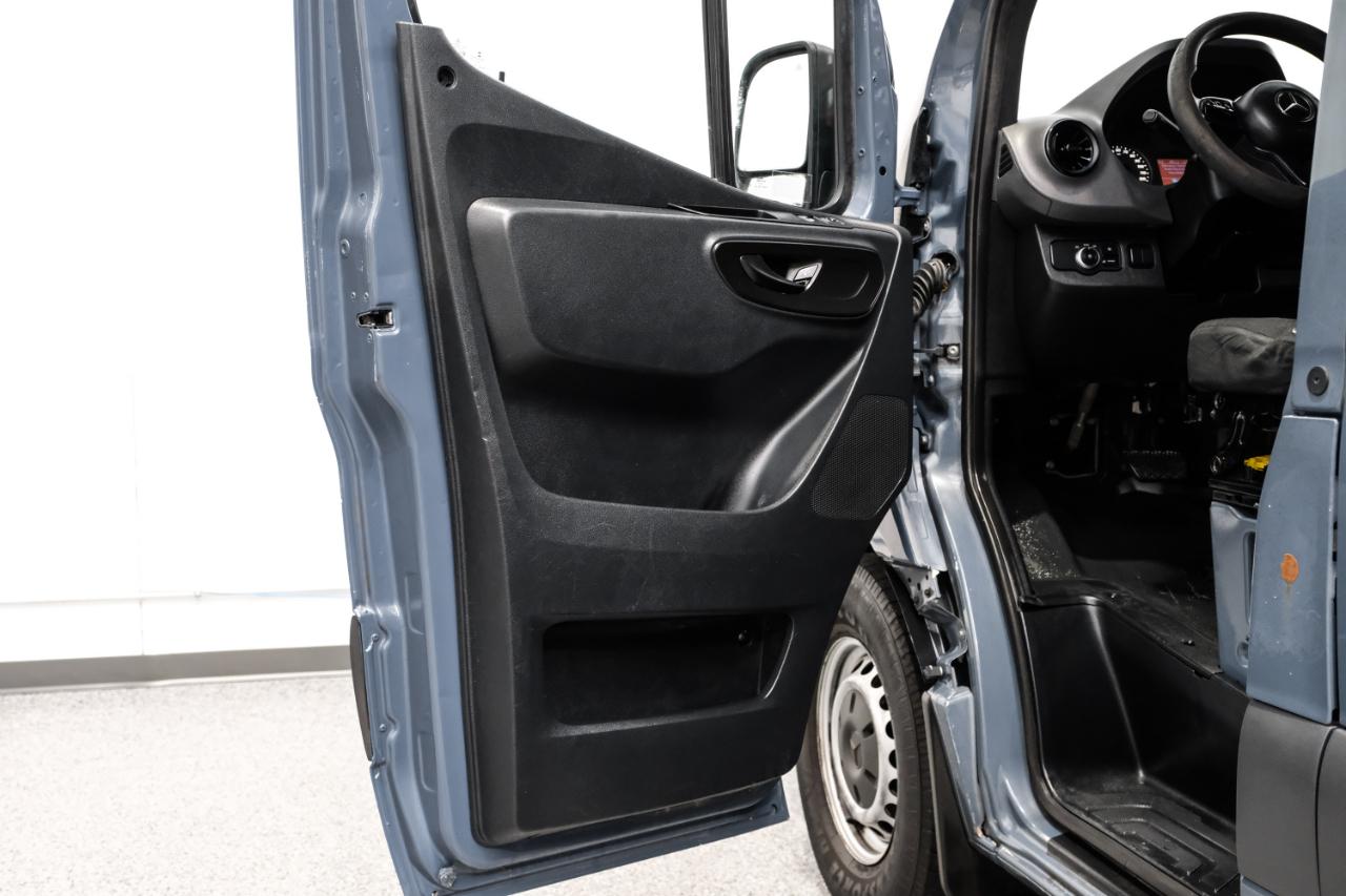 Mercedes-Benz Sprinter Van 2500 Standard Roof V6 144" RWD 2019