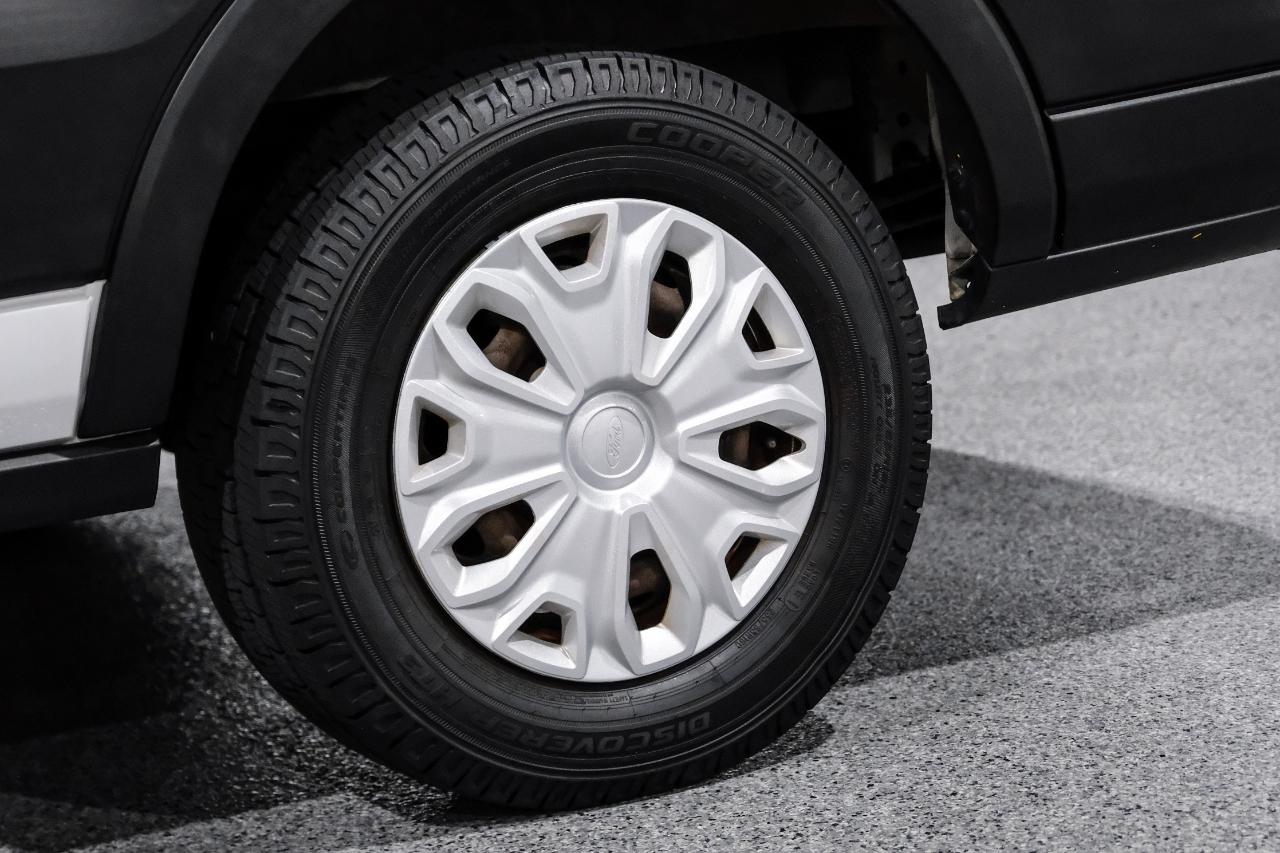 Ford Transit Passenger Wagon T-350 148" Low Roof XLT RWD 2020