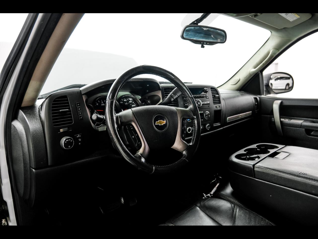 Chevrolet Silverado 1500 4WD Crew Cab 143.5" LT 2011