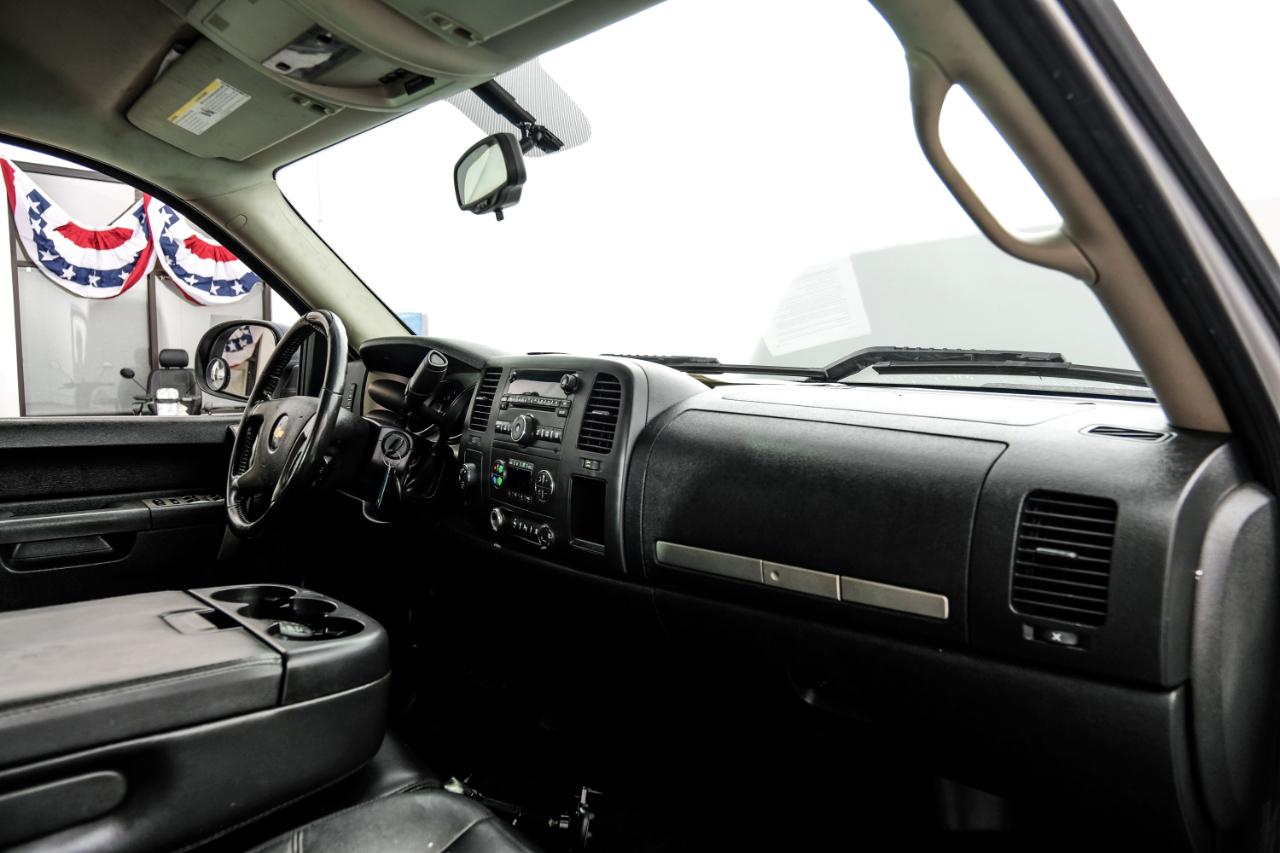 Chevrolet Silverado 1500 4WD Crew Cab 143.5" LT 2011
