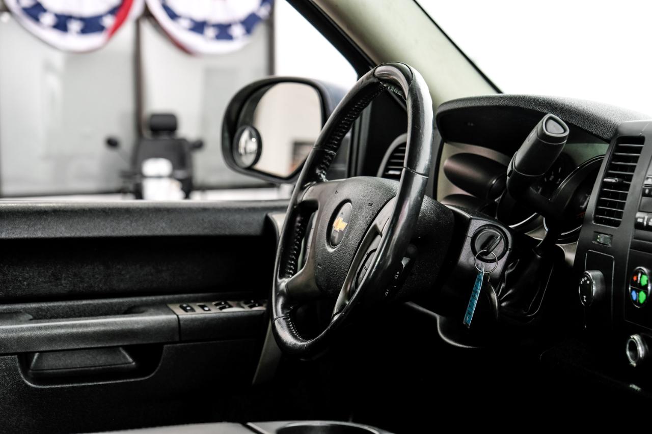 Chevrolet Silverado 1500 4WD Crew Cab 143.5" LT 2011