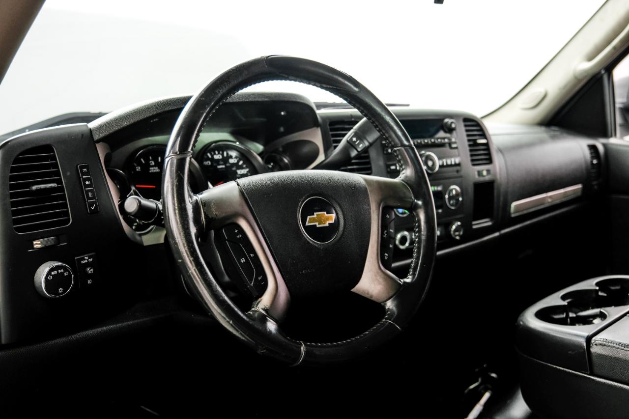 Chevrolet Silverado 1500 4WD Crew Cab 143.5" LT 2011