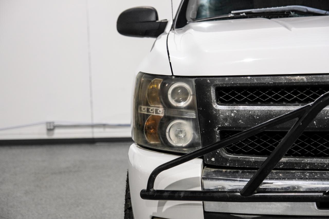 Chevrolet Silverado 1500 4WD Crew Cab 143.5" LT 2011