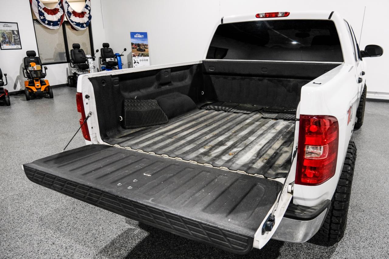 Chevrolet Silverado 1500 4WD Crew Cab 143.5" LT 2011