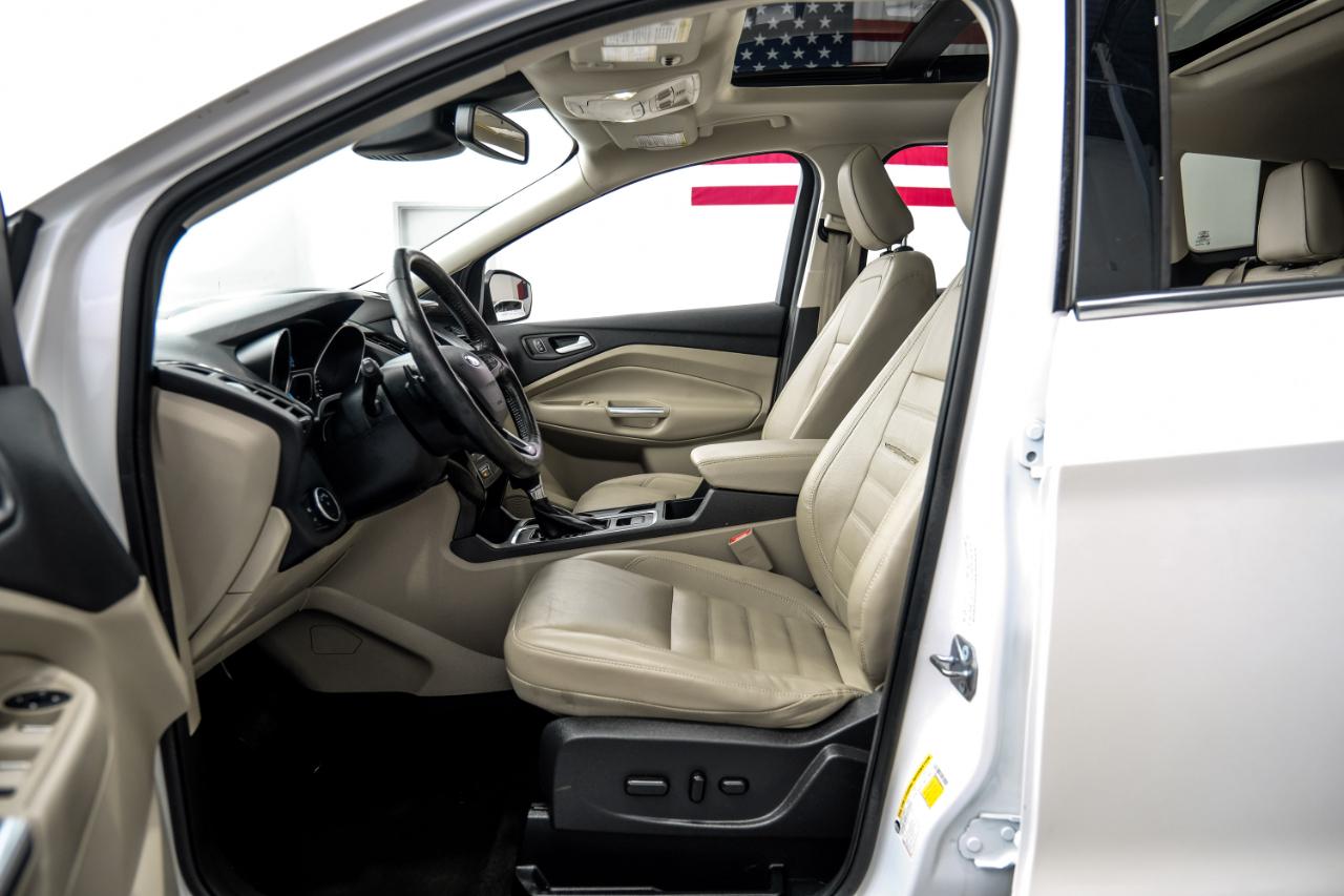 Ford Escape Titanium 4WD 2018