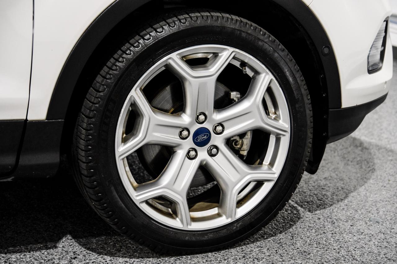 Ford Escape Titanium 4WD 2018