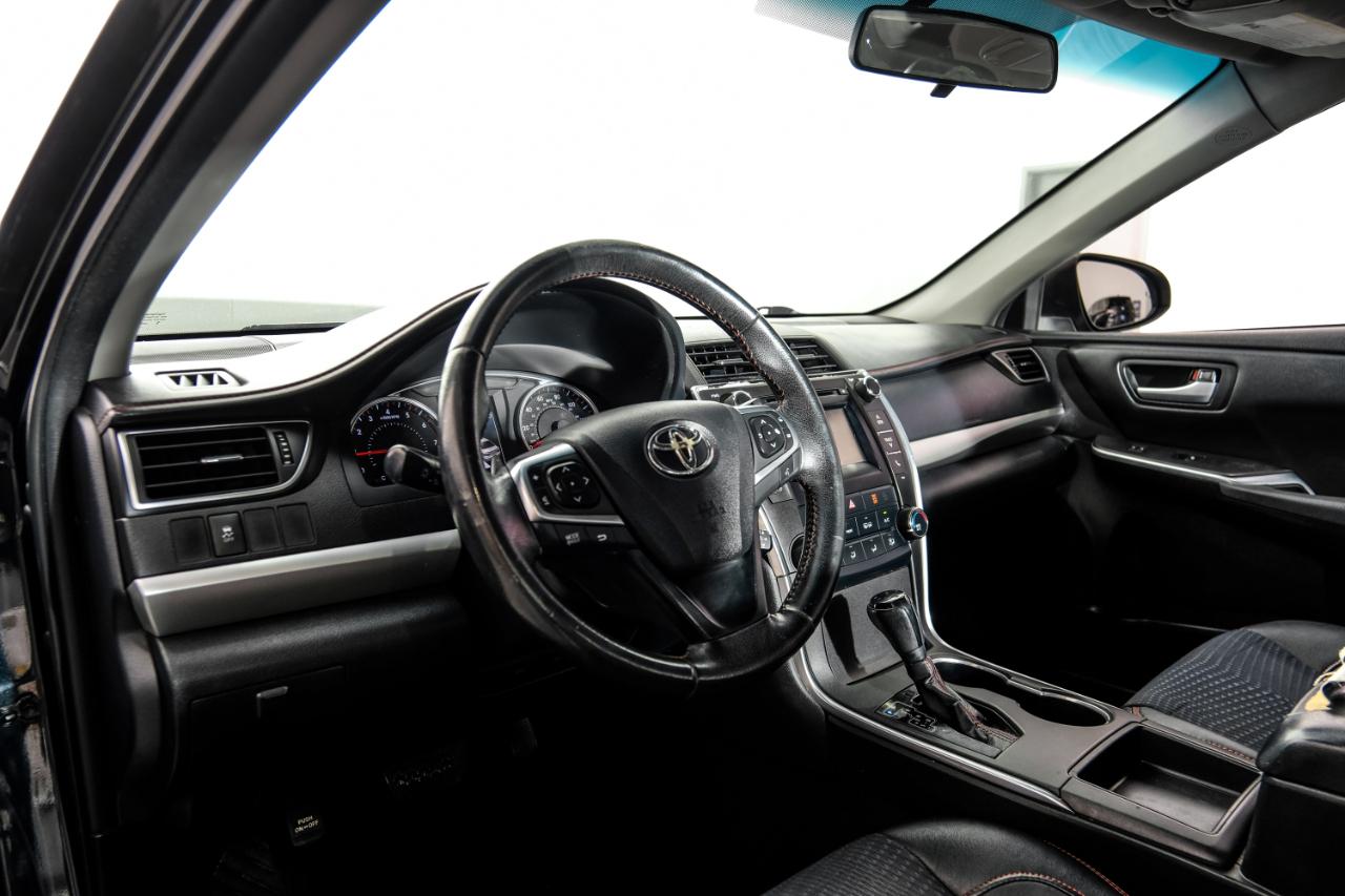 Toyota Camry 4dr Sdn I4 Auto SE (Natl) *Ltd Avail* 2015