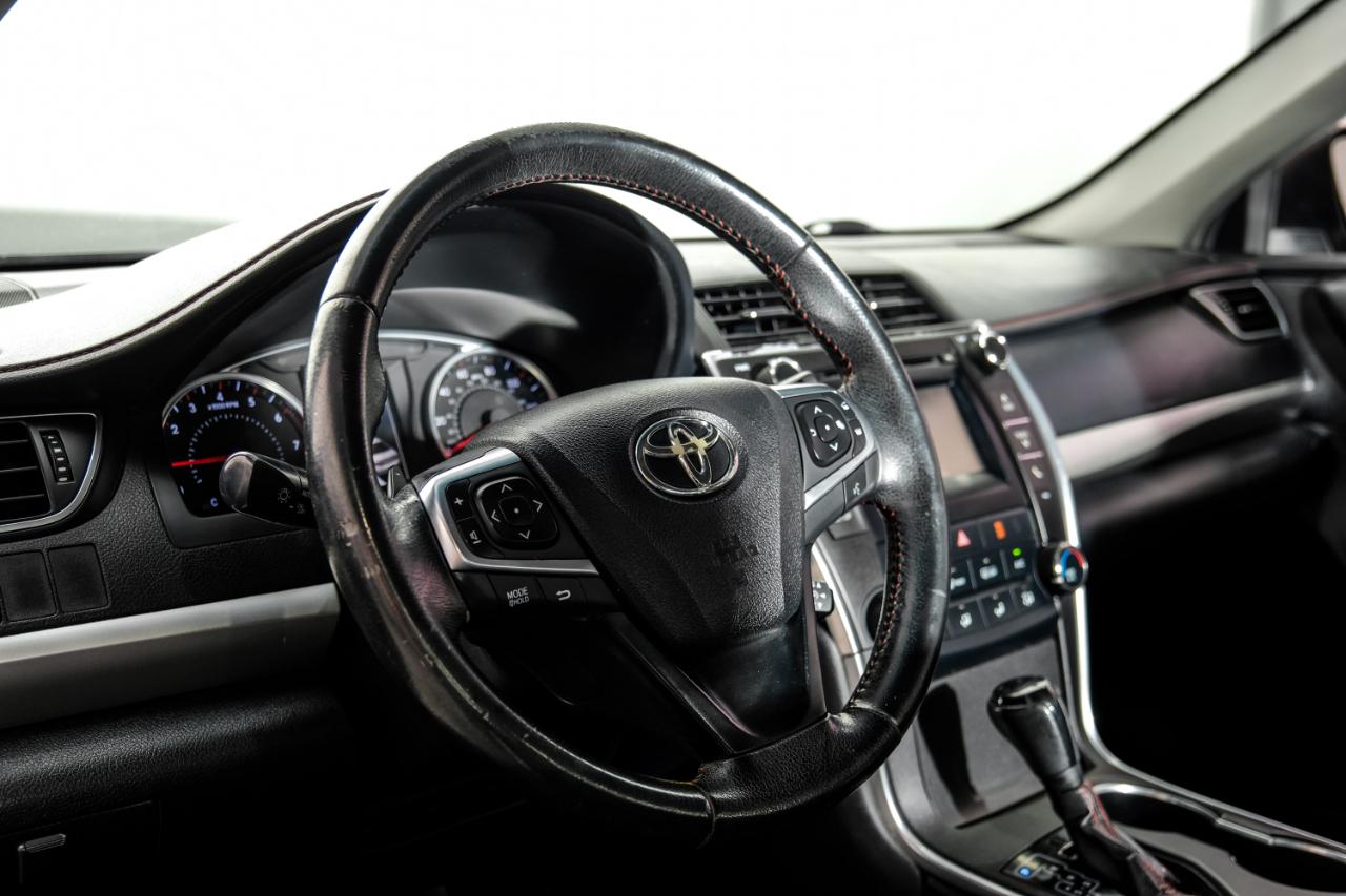 Toyota Camry 4dr Sdn I4 Auto SE (Natl) *Ltd Avail* 2015