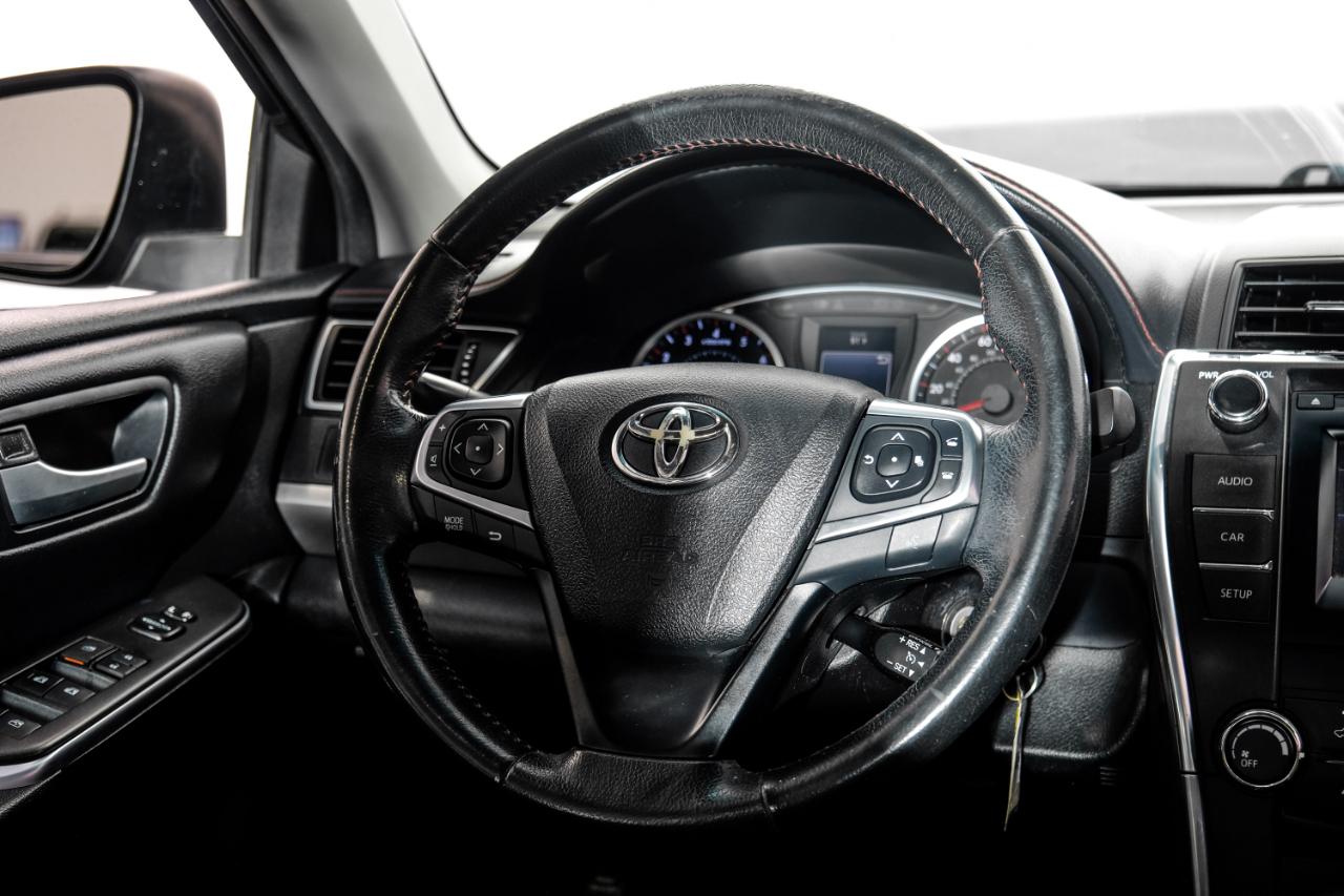 Toyota Camry 4dr Sdn I4 Auto SE (Natl) *Ltd Avail* 2015