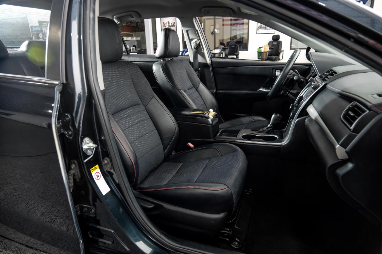 Toyota Camry 4dr Sdn I4 Auto SE (Natl) *Ltd Avail* 2015