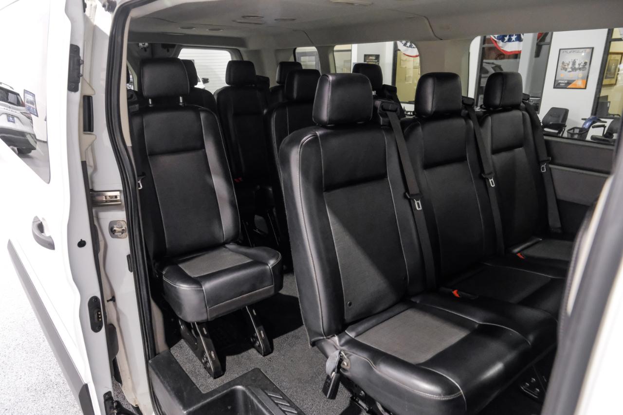 Ford Transit Passenger Wagon T-350 148" Low Roof XLT AWD 2022