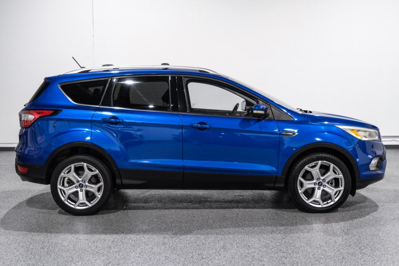 Ford Escape Titanium 4WD 2018