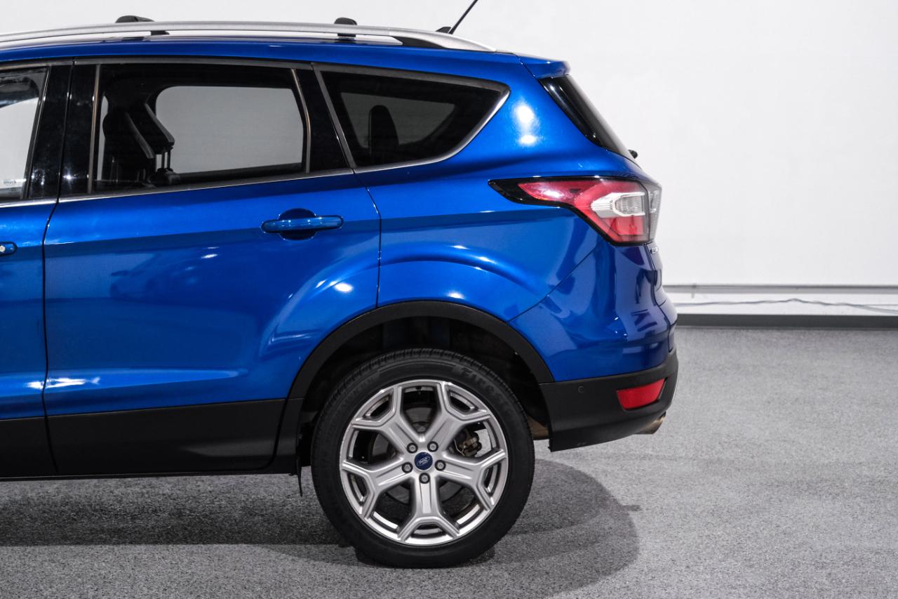 Ford Escape Titanium 4WD 2018